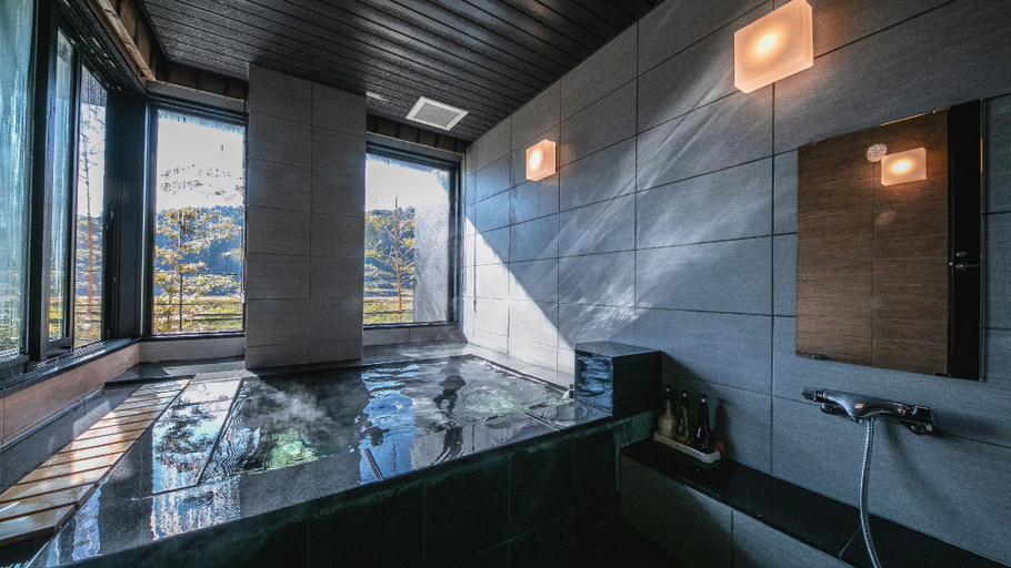 Bathroom 5, Hitoyoshi Onsen Ryokan Suiranrou, Hitoyoshi