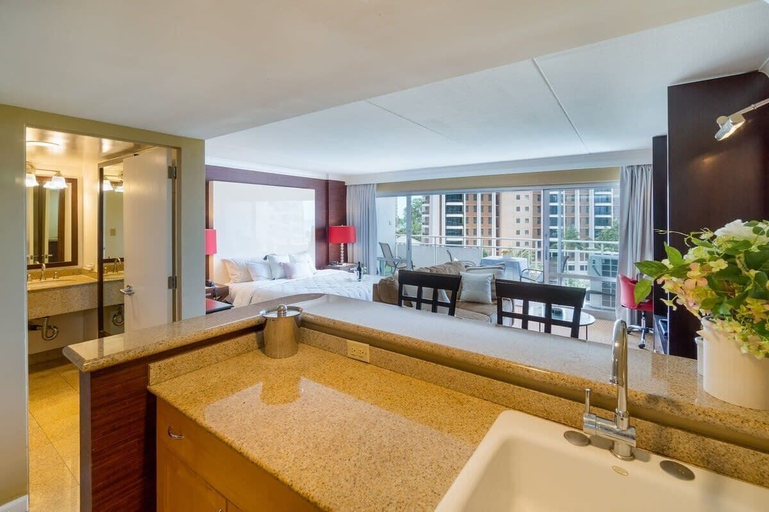Bathroom, @ Marbella Lane - Executive Suite Steps to Beach, Honolulu