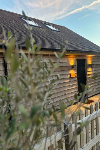 Property grounds, Studio Sleeps 2 With Parking and Garden, Worcestershire