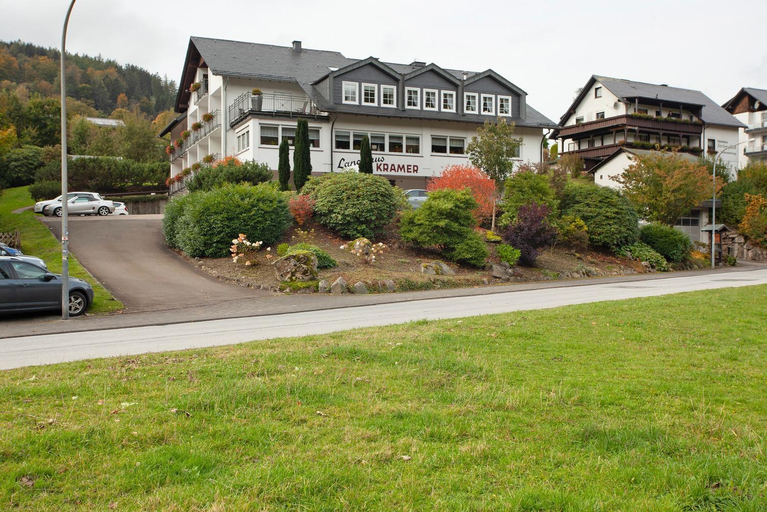 Exterior & Views