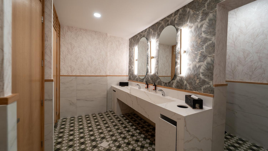 Bathroom 4, Gamma Guadalajara Centro Historico, Guadalajara