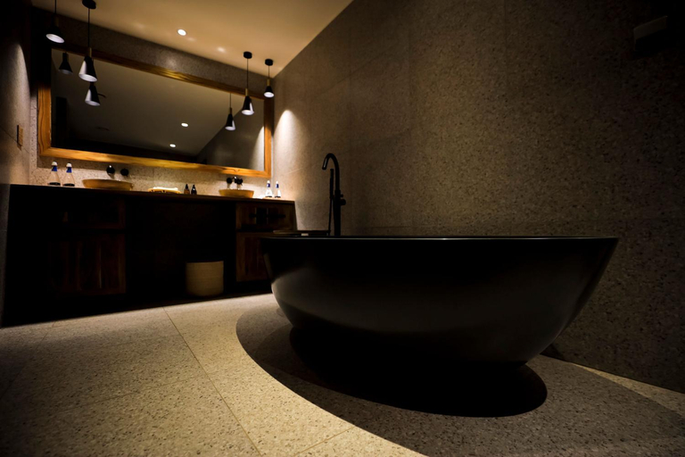 Bathroom 3, SALT of Akagera, Kayonza