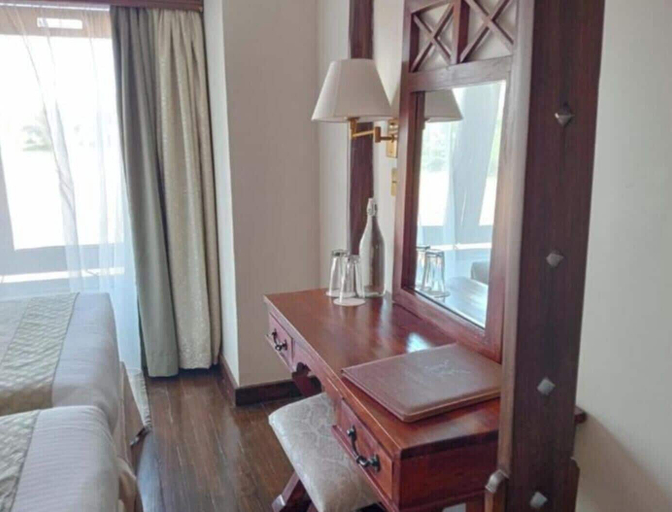 Room 5, The Treetops Lodge, Kieni