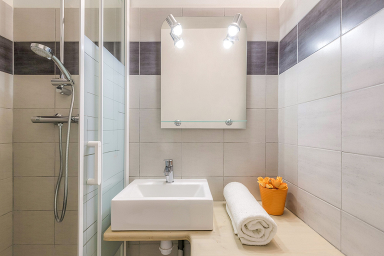 Room 2, Appartement des P Riades, Haute-Savoie