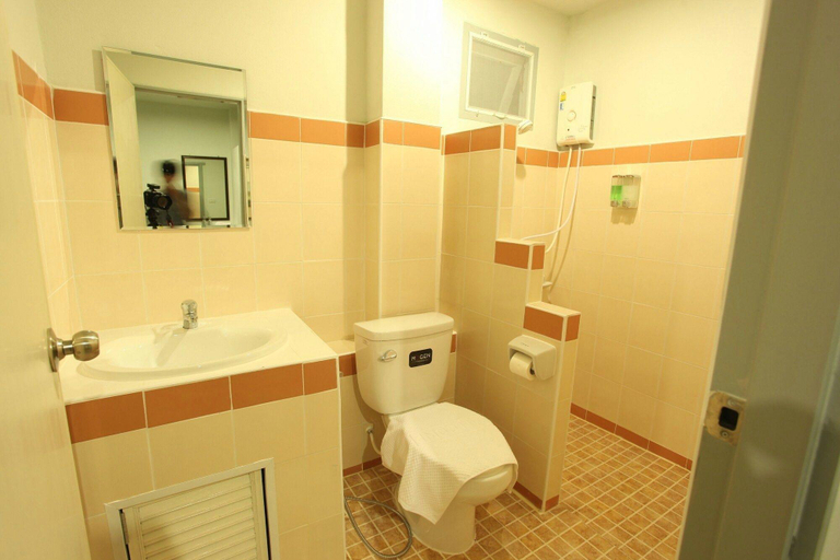 Bathroom 3, Rinlada House, Muang Chiang Rai
