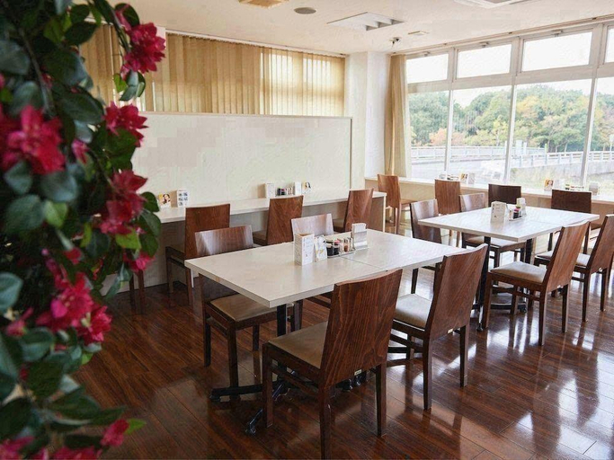 Food & Drinks 5, Wind City Hotel, Tahara