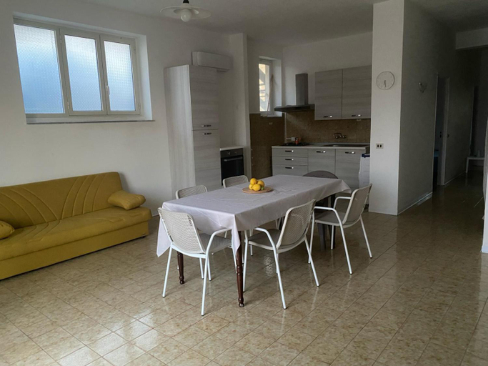 Others 3, Isabellas Houses, Ragusa