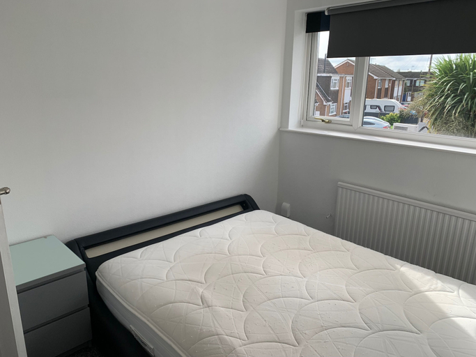 Room 5, Property, Nottingham