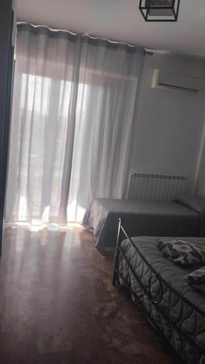 Room 2, King of the Road, Frosinone