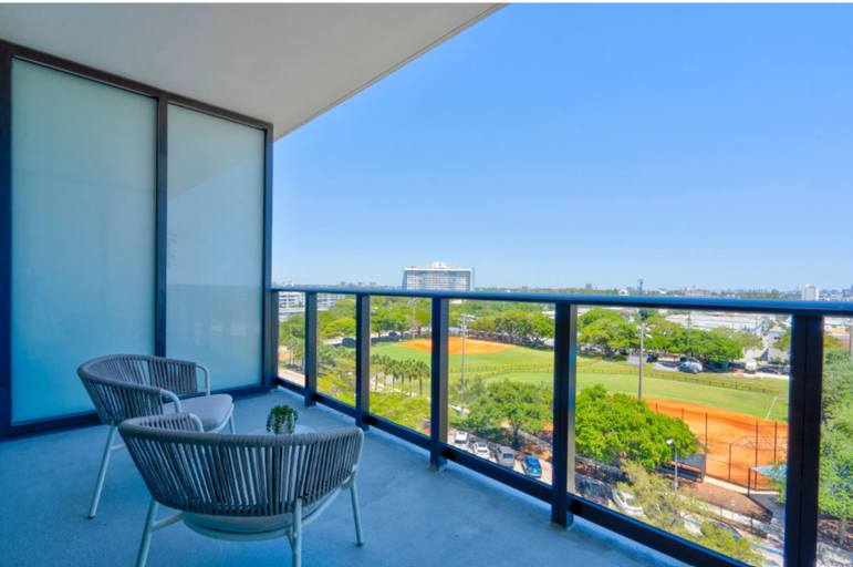 Property grounds 3, AEA - Carlyle Avenue FL, Miami-Dade