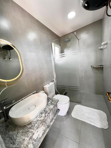 Bathroom 3, Beit Reihana, Sant Katrin