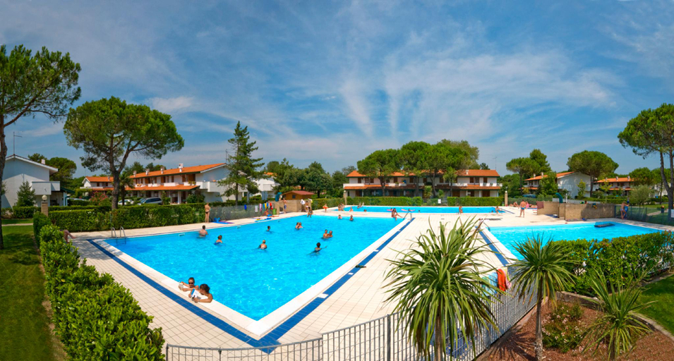 Swimming pool 1, Charming townhouse with a shared pool and garden, Venezia