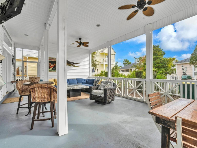 Outdoor dining 2, Fancy Nancy's Beach House, Okaloosa