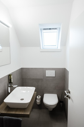 Bathroom 4, Zur Pfanne – Studio, Biberach