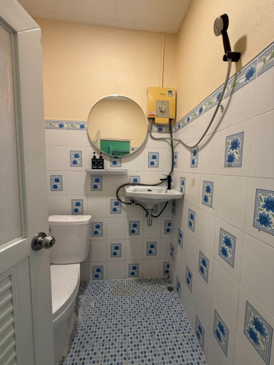 Bathroom 3, Anawin Bungalow, Mueang Krabi