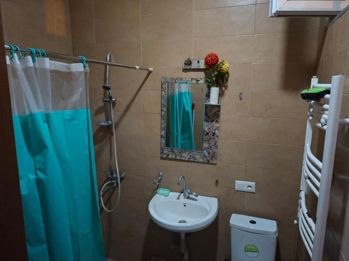 Bathroom, Tbilisi Hostel, Tbilisi