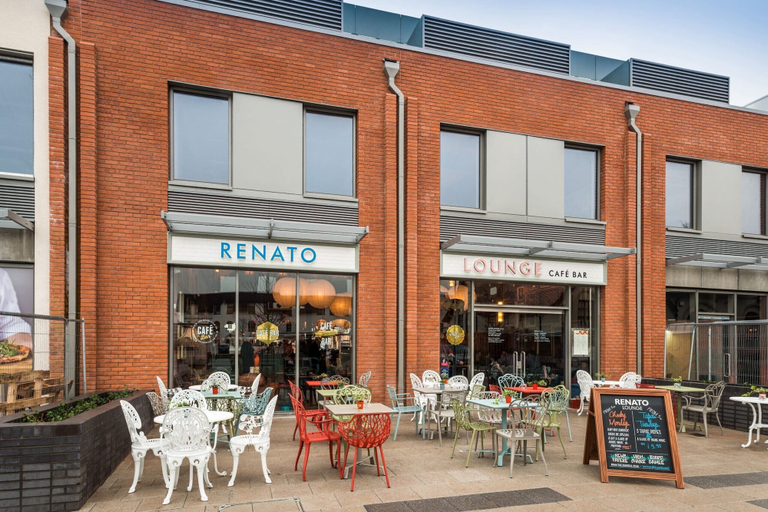 Outdoor dining 5, Retro Large Apartment Sleeps 2,parking, Wifi & Tv, Birmingham