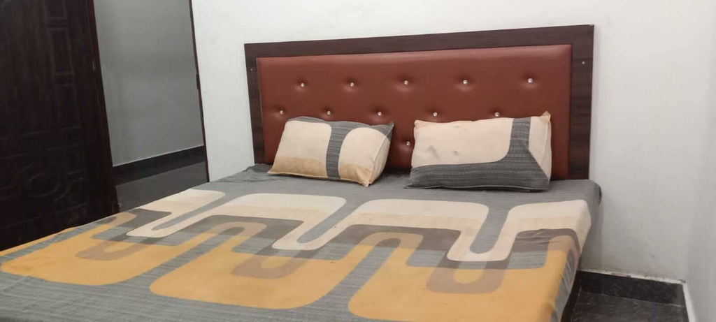 Room 2, The Dream Hotel And Rooms, Etawah