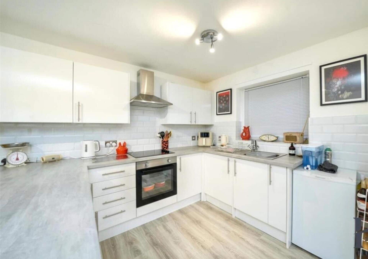 Private kitchen, Retro Large Apartment Sleeps 2,parking, Wifi & Tv, Birmingham