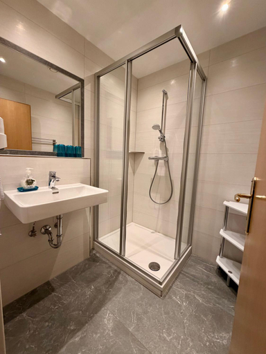 Bathroom 4, Bliem Apparthotel, Liezen