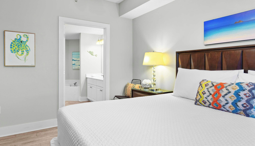 Room 5, Majestic View Oceanfront, Bay