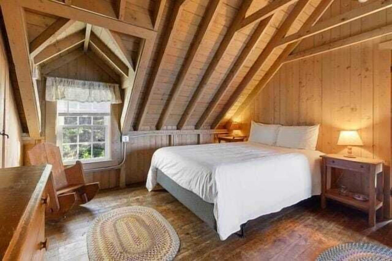 Room 3, Marshall Point Cottage, Classic 5-bedroom, Knox