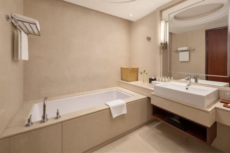 Bathroom 3, Petroleum Hotel, Yulin