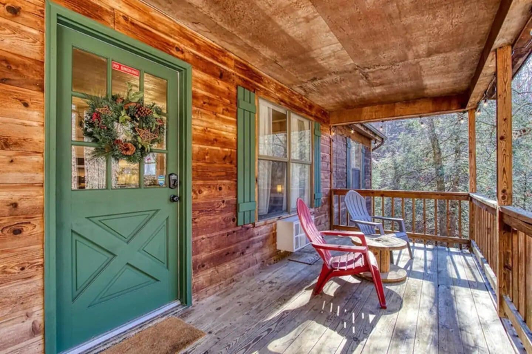 Property grounds, Sleepy Bear, Sevier