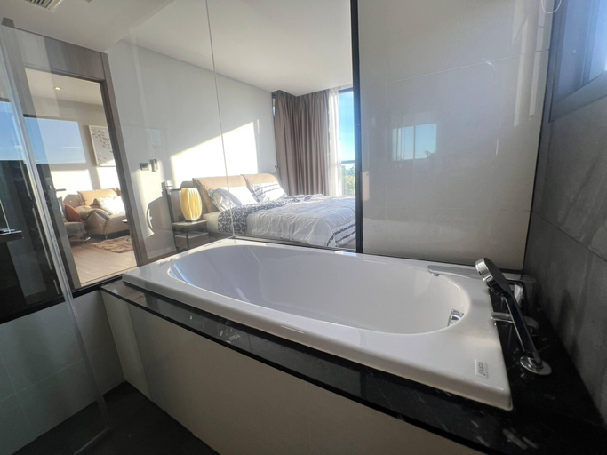 Bathroom 2, Luxury Oceanfront Retreat Andromeda Apartment Pattaya, Pattaya