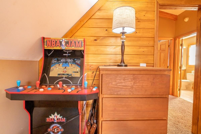 Game room 2, Cozy Bear Cove 2, Sevier