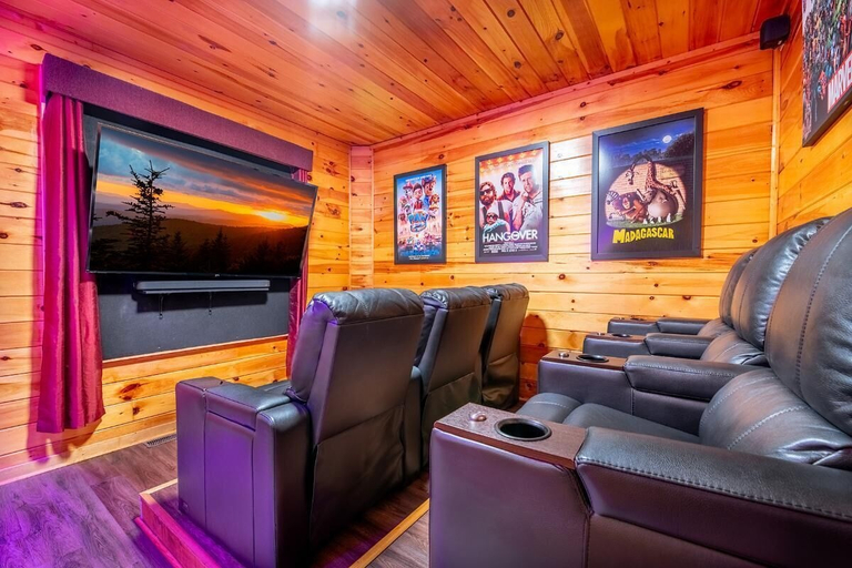 Interior 2, Sharp Dressed Bear, Sevier