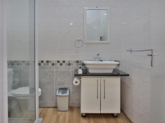 Bathroom 3, Glenmore Sands, Ugu