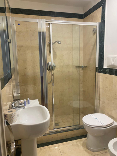 Bathroom 5, Residence gli Angioini srl, Napoli
