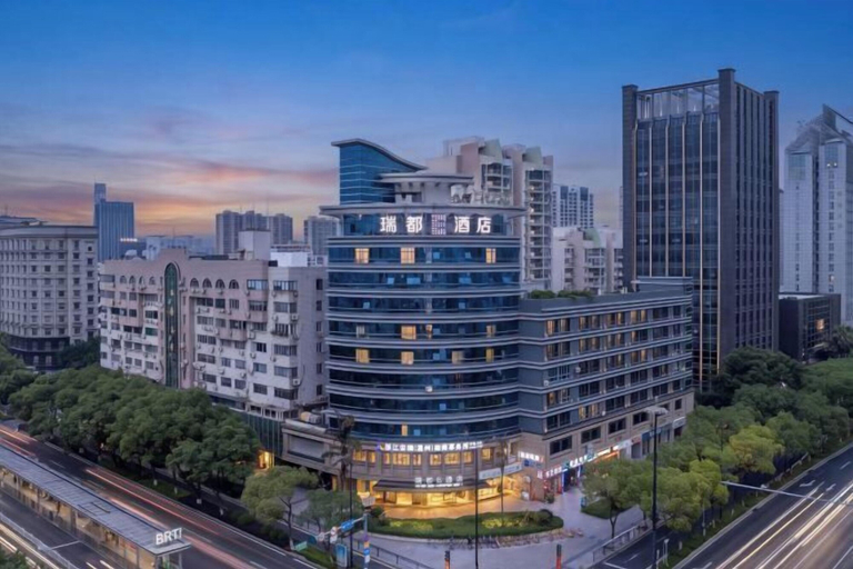 Exterior & Views 2, Radow E Hotel (Wenzhou Chezhan Avenue Times Square Branch), Wenzhou