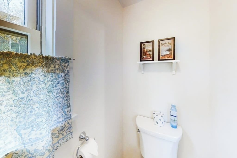 Bathroom 3, Appalachee Pond Waterfront Cottage Decks, Sunroom, Dock With Kayaks & Canoe, Lincoln