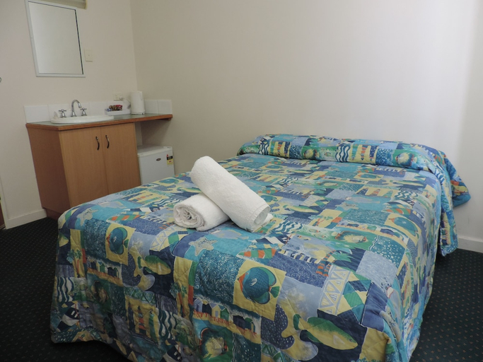 Bedroom 3, O'Shea's Royal Hotel, Goondiwind