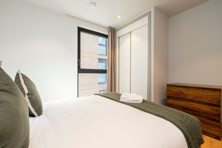 Room 2, Modern City Elegance, London