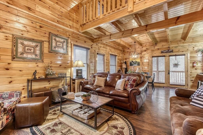 Living area 3, Eagle's Hangout, Sevier