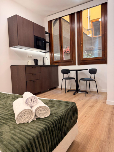 Bedroom 1, H21 Rooms, Madrid