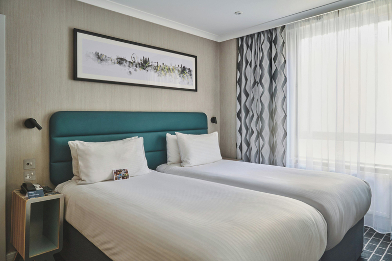 Bedroom 3, City Sleeper at Royal National Hotel, London