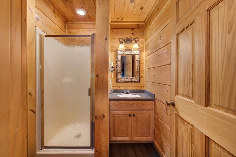 Bathroom 3, Black Bear Lodge, Sevier