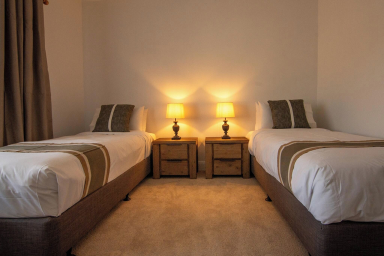 Room 5, Forth Village Cottages, Central Coast - Pt A