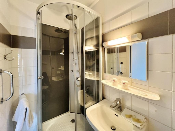 Bathroom 3, Hôtel Le Littoral - Berck sur Mer, Pas-de-Calais