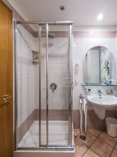 Bathroom 3, Hotel Martino, Potenza