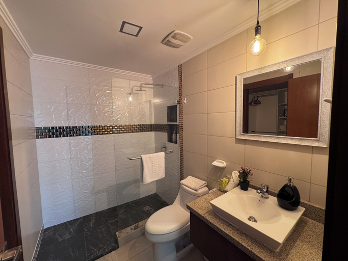 Bathroom 4, River View suites Puerto Santa Ana gye, Guayaquil
