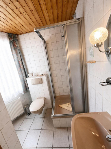 Bathroom 3, Monteurzimmer Usedom, Vorpommern-Greifswald