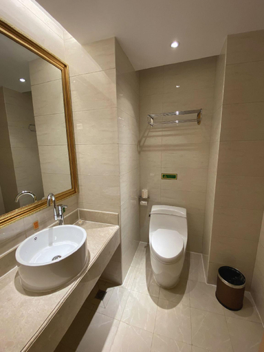 Bathroom 3, Vienna Hotel Guangdong Shaoguan Ruyuan Yao Cultural Square, Shaoguan
