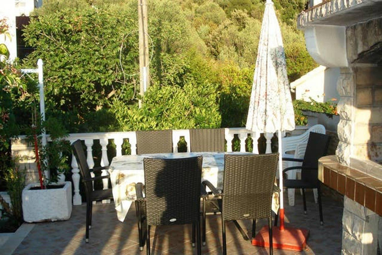 Food & Drinks 4, Coastal Comfort in Vinisce, Marina