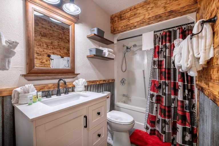 Bathroom, Hidden Retreat, Sevier