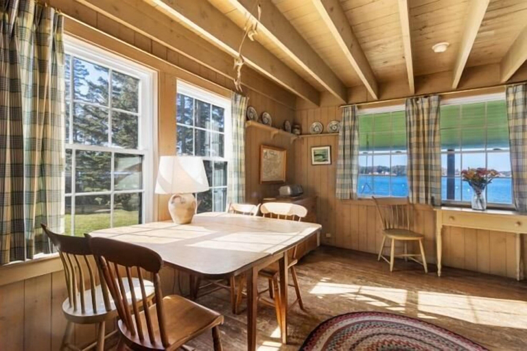 Room 4, Marshall Point Cottage, Classic 5-bedroom, Knox